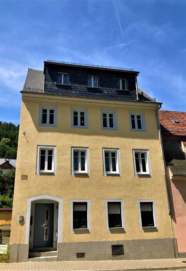 Sandstein-Ferien, Kamin, Fewo "Wanderfalke", Zentral & Ruhig, Terrasse, Saechs Schweiz ケーニッヒスシュタイン・アン・デ・エルベ エクステリア 写真